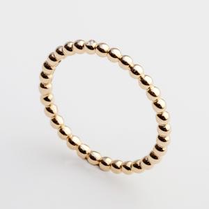 goldener Ring aus Kugeln