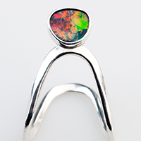 Silberner Victoriaring mit Opal